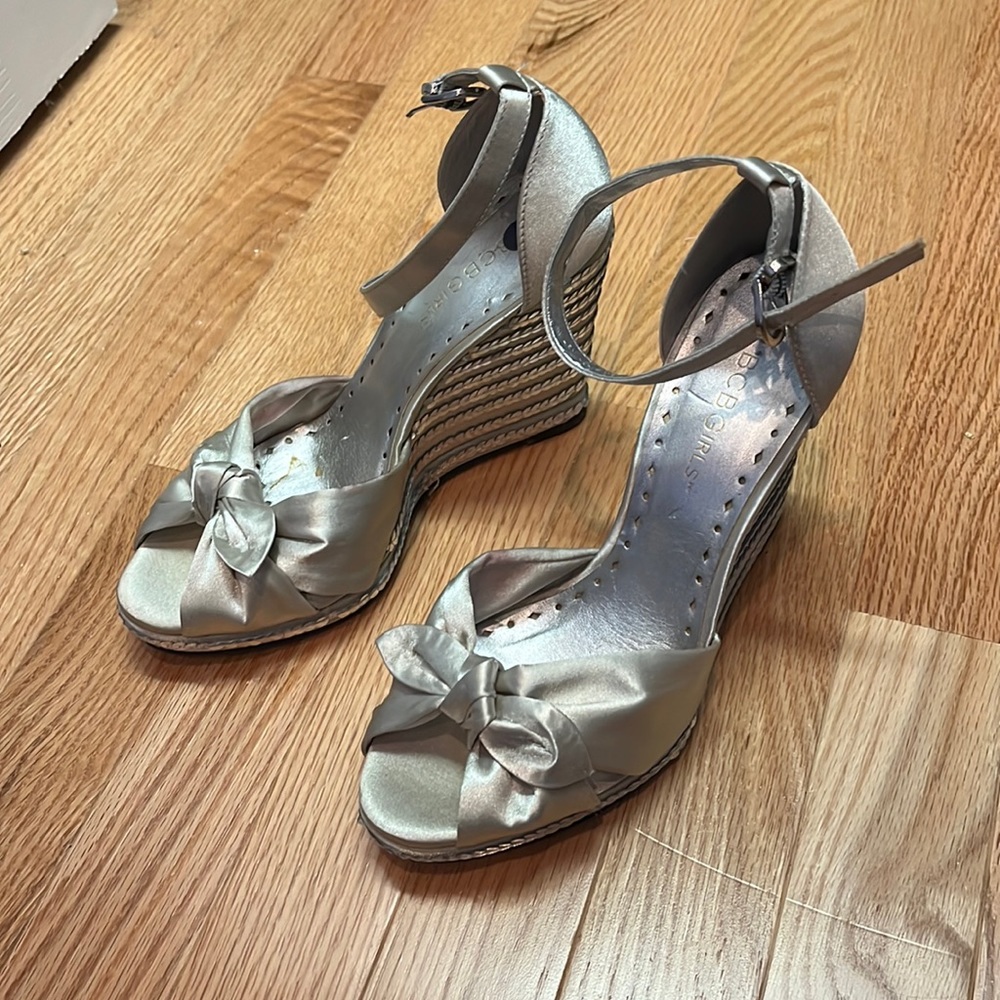 BCBG Generation dressy silver wedge